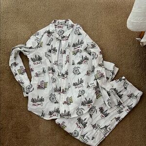 VS Pajamas with City Print - White